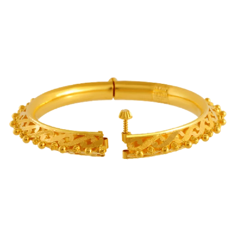 Heart - Shaped Women's Diamond Rings in Rose Gold for a Romantic and Symbolic Gift22KT Yellow Gold Bangle For Women