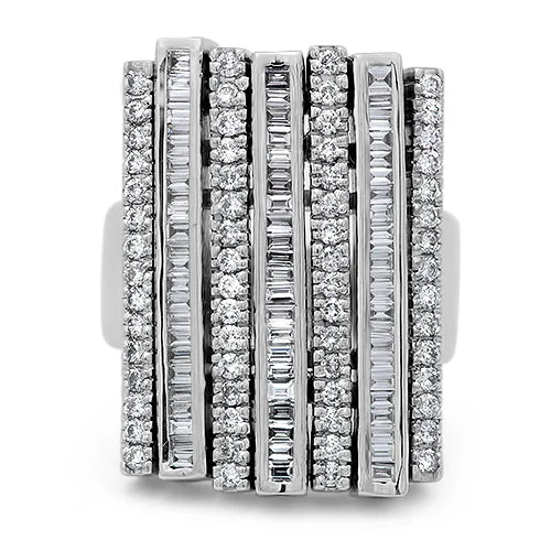 Women's Solitaire Diamond Rings with Round - Cut Diamonds and Platinum Settings for an Elegant Engagement1.62ct Diamond Unique Cluster Ring in 18ct White Gold G/H SI