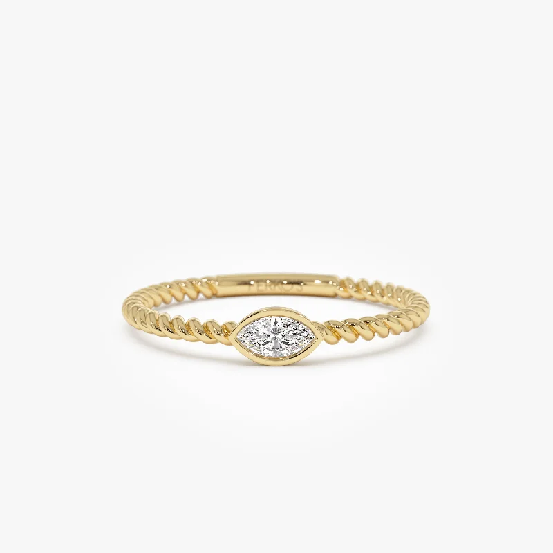 Pear - Shaped Women's Diamond Rings in Yellow Gold with a Single - Diamond Pendant Look14kt Bezel Marquise Diamond Rope ring