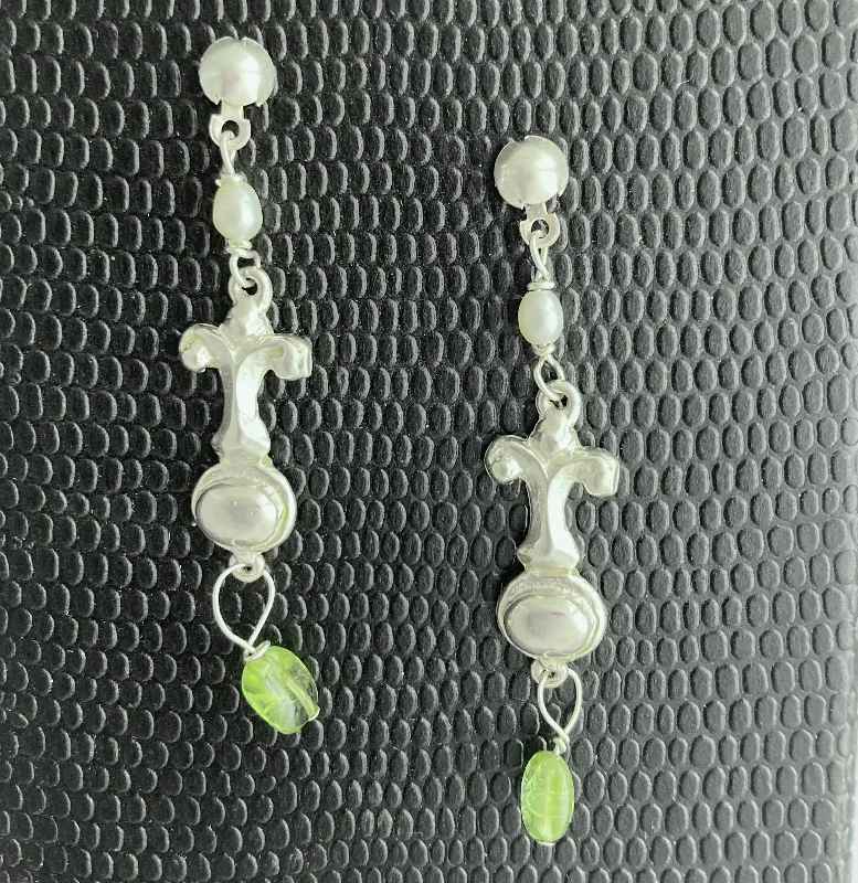 Two - tone drop earrings with a combination of metalsMirror Drop