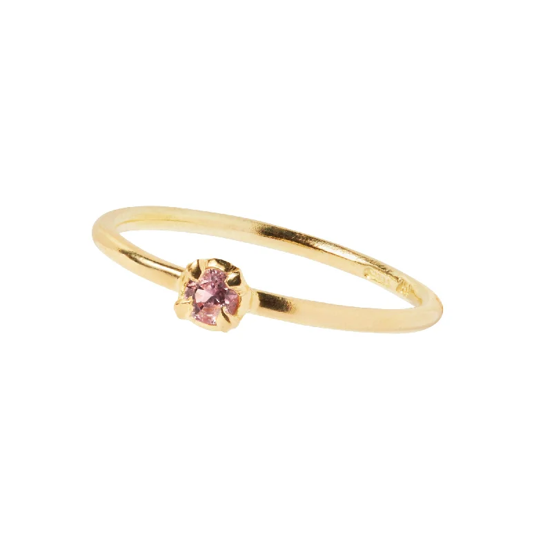 Iolite Gemstone Rings in 10K Gold with a Twisted Band for a Distinctive and Stylish AccessoryPink 18K Gold Ring w. Sapphire