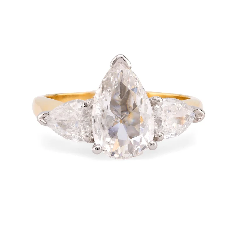 Solitaire Engagement Rings with a High - Clarity Round Diamond and Tapered BandGIA 1.01 Carat Pear Cut Diamond 18K Yellow Gold Engagement Ring