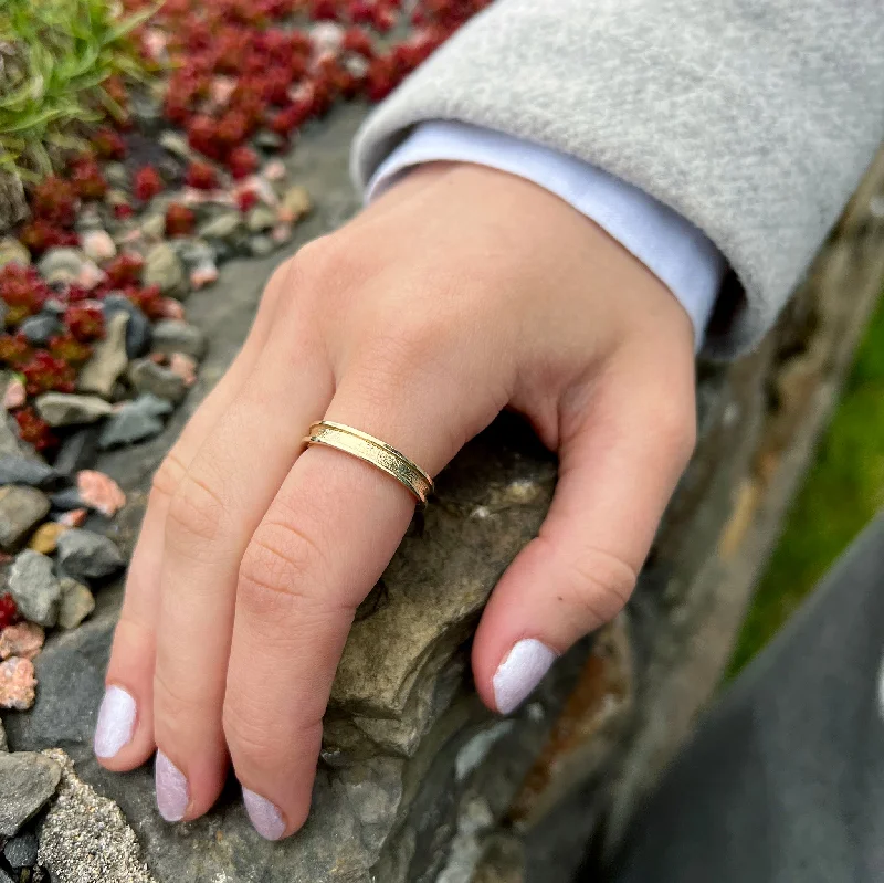 Art Deco - Inspired Wedding Bands with Geometric Patterns in Platinum for a Retro and Glamorous StyleHalo Ring in 9ct Yellow Gold