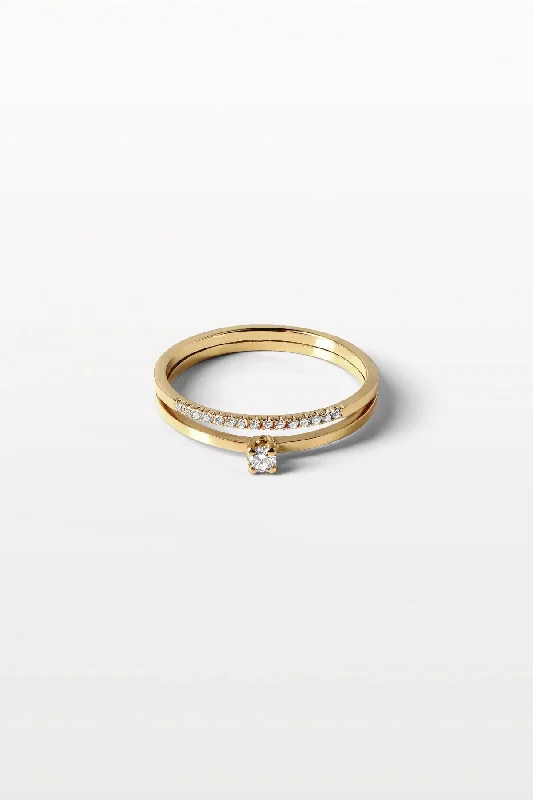 Moissanite - Set Wedding Bands in Yellow Gold for a Sparkling and Ethical Alternative to DiamondsWedding 04 18K Gold Ring w. Diamond