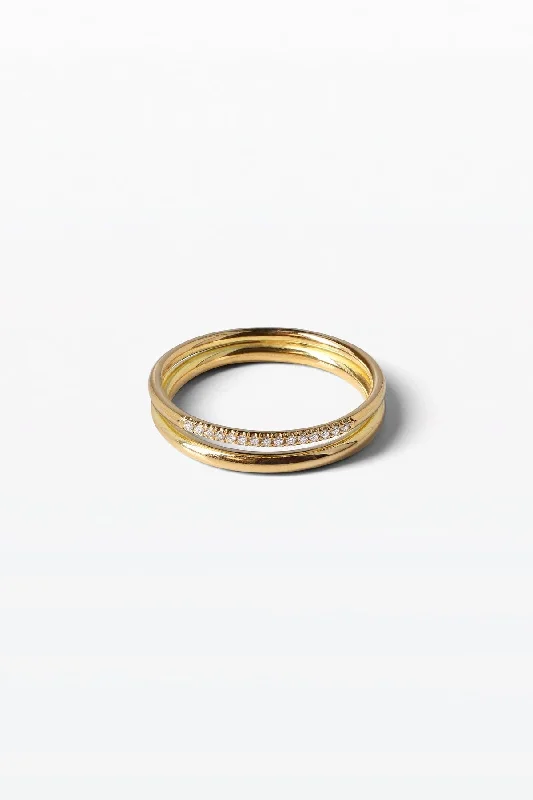 Laser - Etched Floral Design Wedding Bands in Palladium for a Delicate and Intricate LookWedding 05 18K Gold Ring w. Diamond