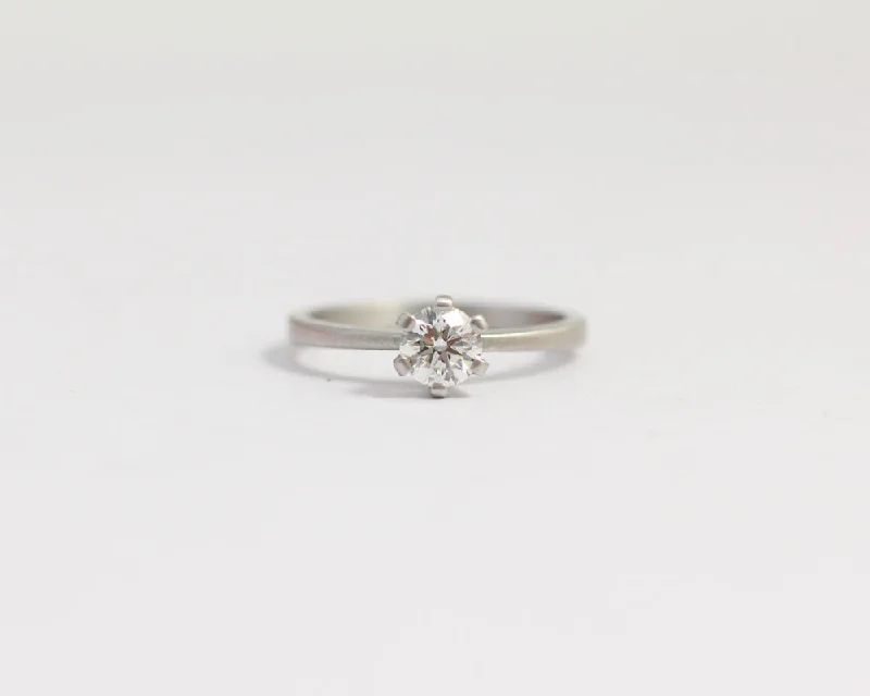 Cluster Engagement Rings with Multiple Small Diamonds Arranged in a Stunning DesignPlatinum Engagement Ring with 6 Claw Set Ethical Diamond