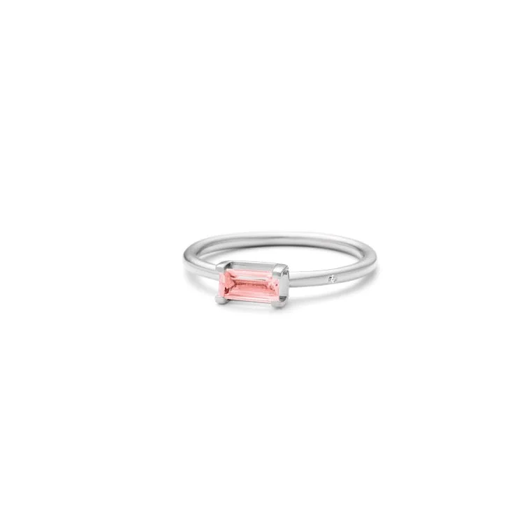 Opal Gemstone Rings in Rose Gold with a Milgrain Edge for a Feminine and Romantic StyleNord Pink S 18K Whitegold Ring w. Tourmaline & Diamond