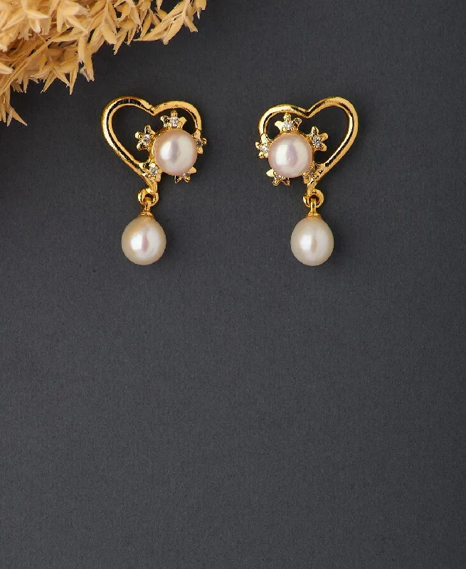 14K Gold Plated Heart - Shaped Stud Earrings for a Romantic and Feminine LookDelicate Heart Pearl Hanging Earring