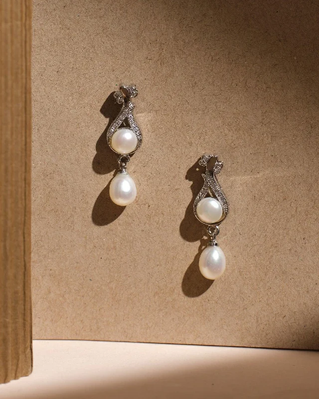 Adjustable - Back Crystal Stud Earrings in Clear for a Sparkling and Versatile PieceDelicate Snowflake Drop Pearl Earrings