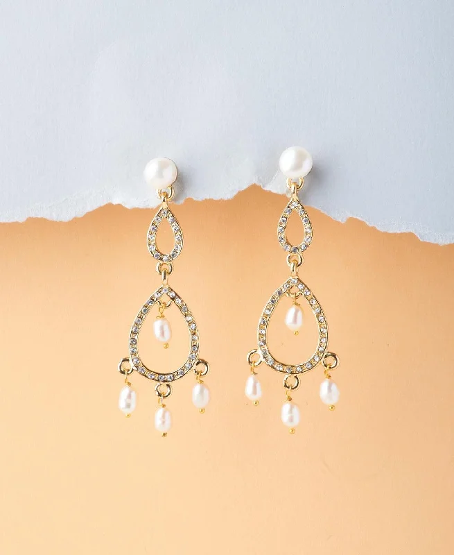 Rhinestone - Embellished Crown - Shaped Stud Earrings for a Princess - Inspired LookDelicate Stone Studded Pearl Hanging Earring