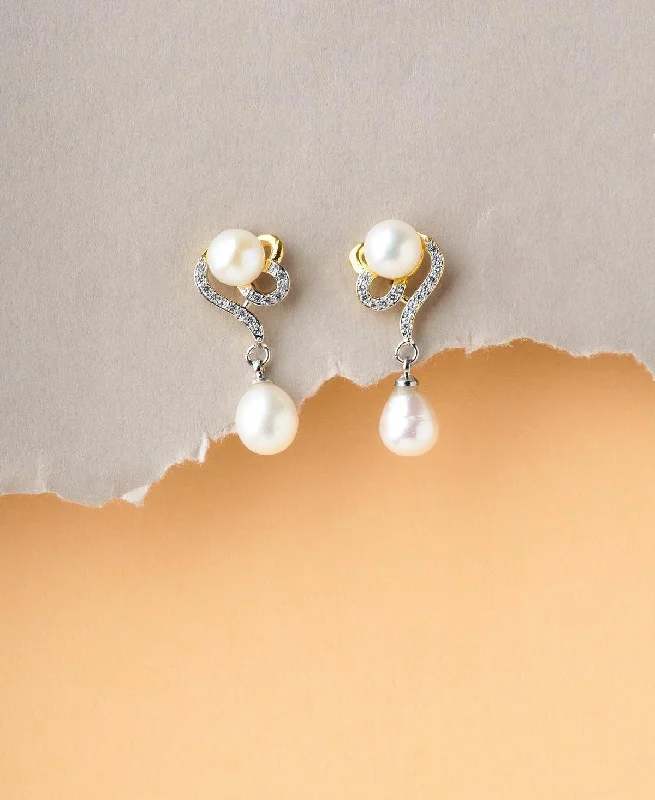 Laser - Engraved Initial Stud Earrings in Silver for a Personalized and Customized AccessoryElegant Pearl Hanging Earring