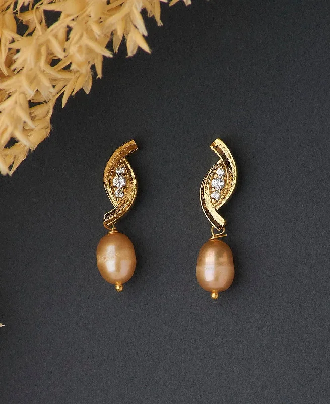 Leather - Inlaid Stud Earrings in Brown for a Rustic and Unique DesignElegant Stone Studded Pearl Earring