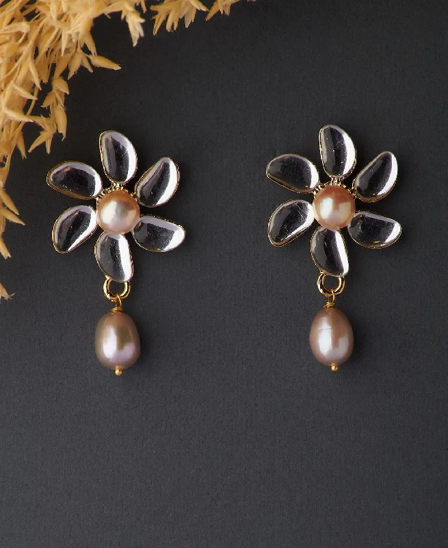 Rhinestone - Embellished Crown - Shaped Stud Earrings for a Princess - Inspired LookFashionable Floral Pearl Hanging Earring