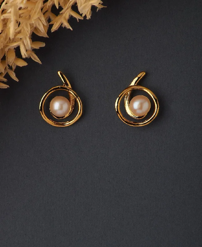 Vintage - Inspired Filigree - Worked Stud Earrings in Gold - Tone for an Antique AestheticFashionable Pearl Stud Earring