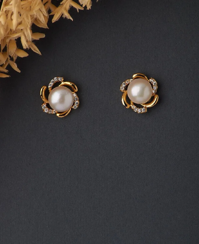 14K Gold Plated Heart - Shaped Stud Earrings for a Romantic and Feminine LookFloral Pearl Stud Earring