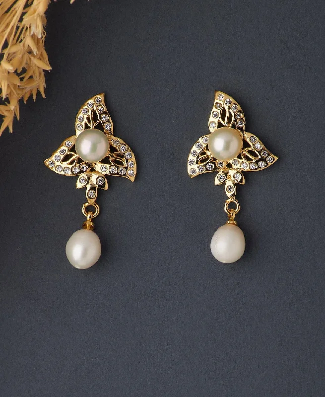 14K Gold Plated Heart - Shaped Stud Earrings for a Romantic and Feminine LookFloral White Pearl Hanging Earring