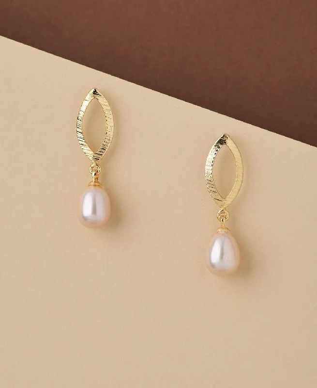 Two - Tone Gold and Silver Plated Clover Stud Earrings for a Lucky and Stylish SymbolLeaf Real Pearl Hang Earring