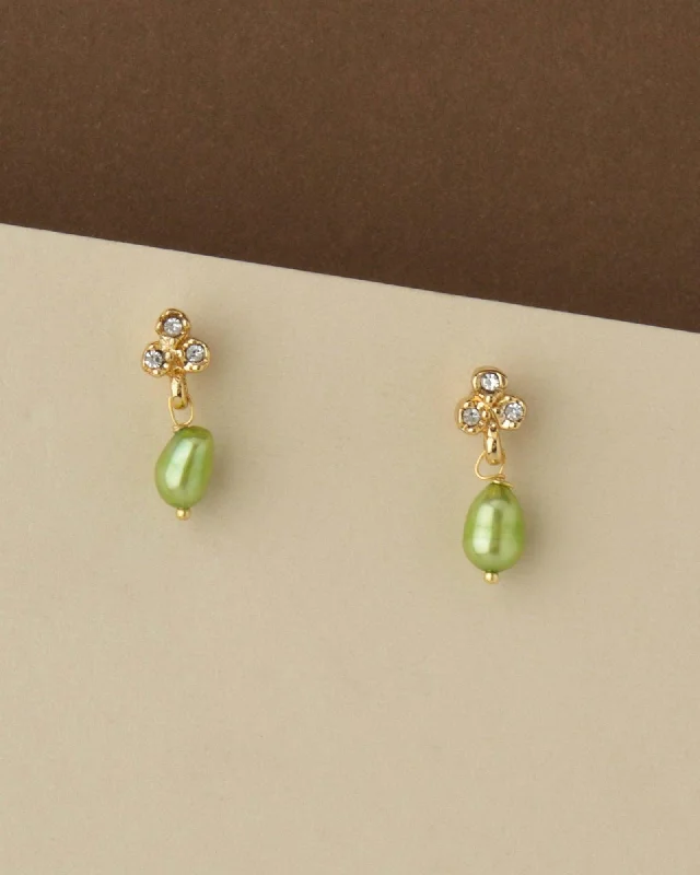 Rhinestone - Embellished Crown - Shaped Stud Earrings for a Princess - Inspired LookLittle Pretty Hang Pearl Earring