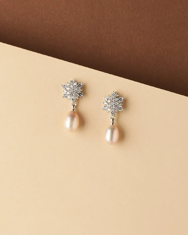 14K Gold Plated Heart - Shaped Stud Earrings for a Romantic and Feminine LookElegant Pearl Hanging Earring